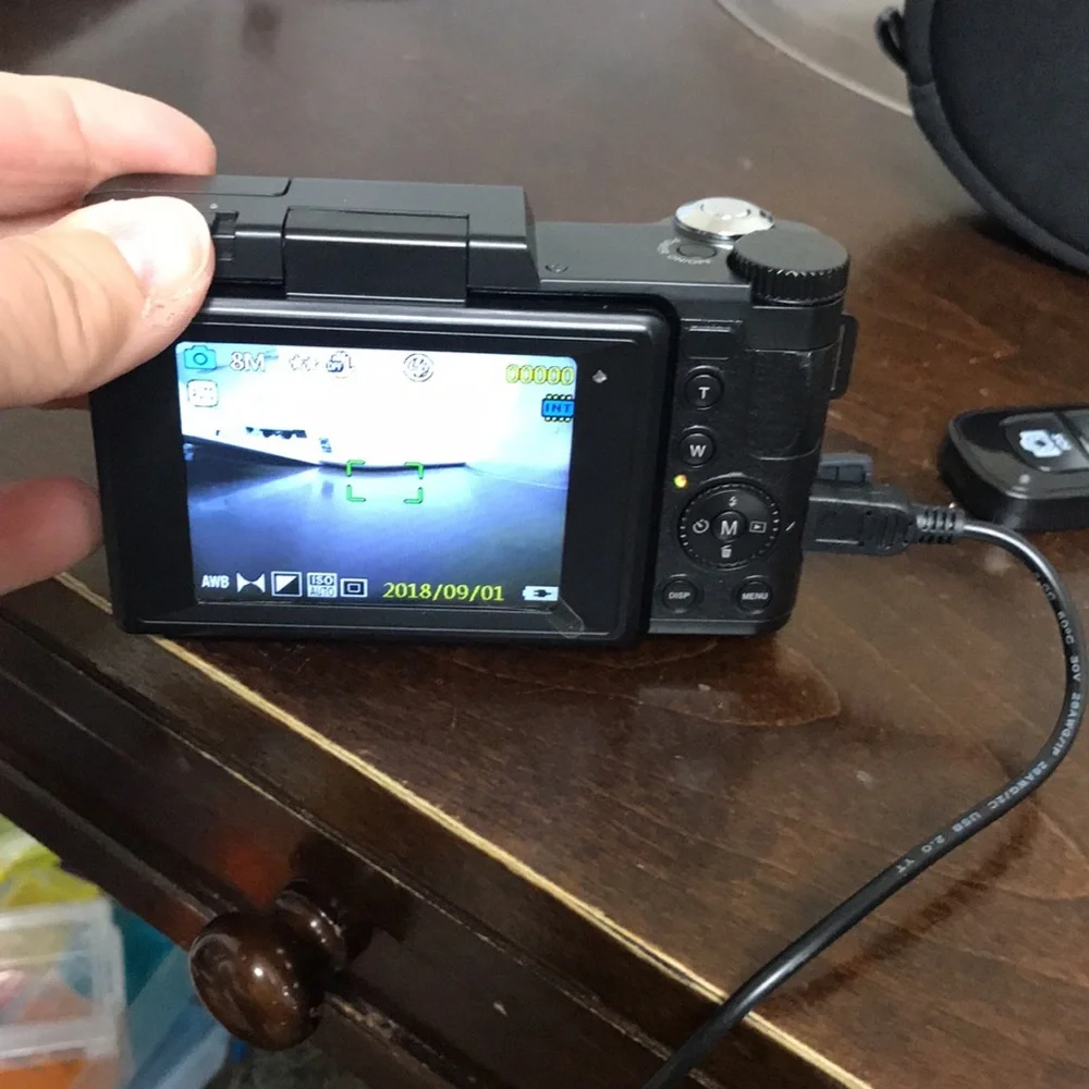Very lightly used CMOS digital zoom lens camera